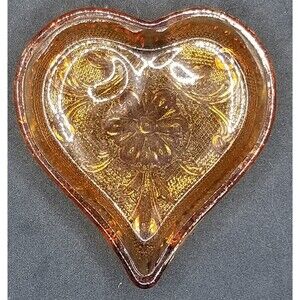 vintage Indiana Glass Tiara Amber Heart Shaped Trinket Dish no chips or cracks.